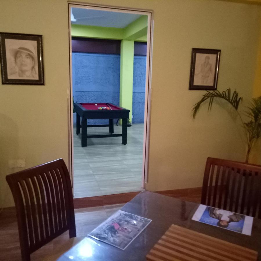 This Is It Airport Hotel And Restaurant Negombo Eksteriør billede