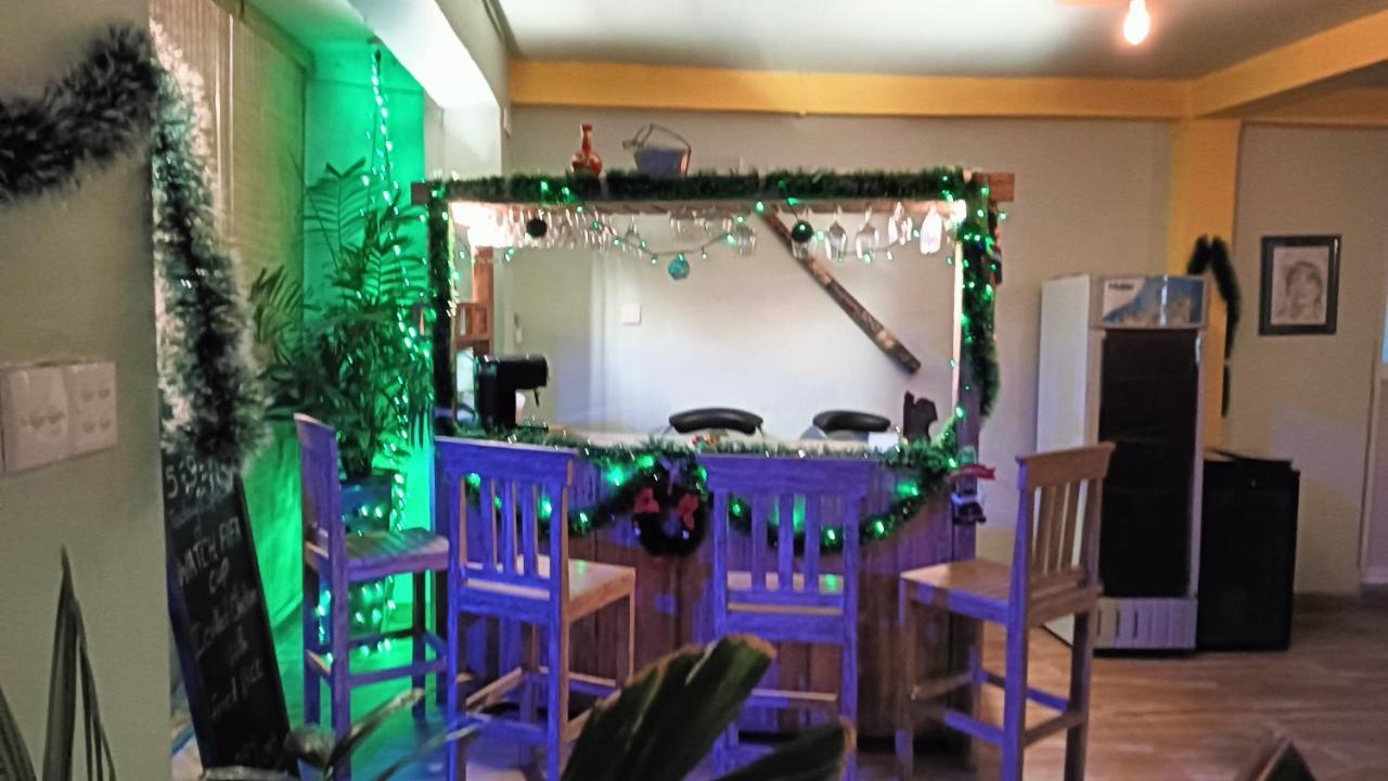 This Is It Airport Hotel And Restaurant Negombo Eksteriør billede