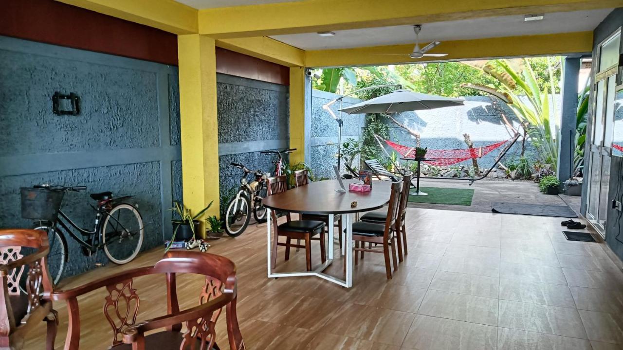 This Is It Airport Hotel And Restaurant Negombo Eksteriør billede