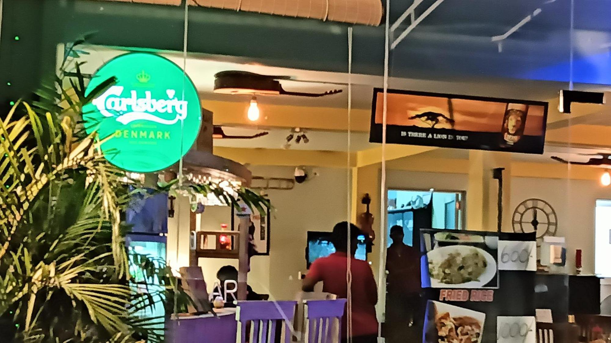 This Is It Airport Hotel And Restaurant Negombo Eksteriør billede