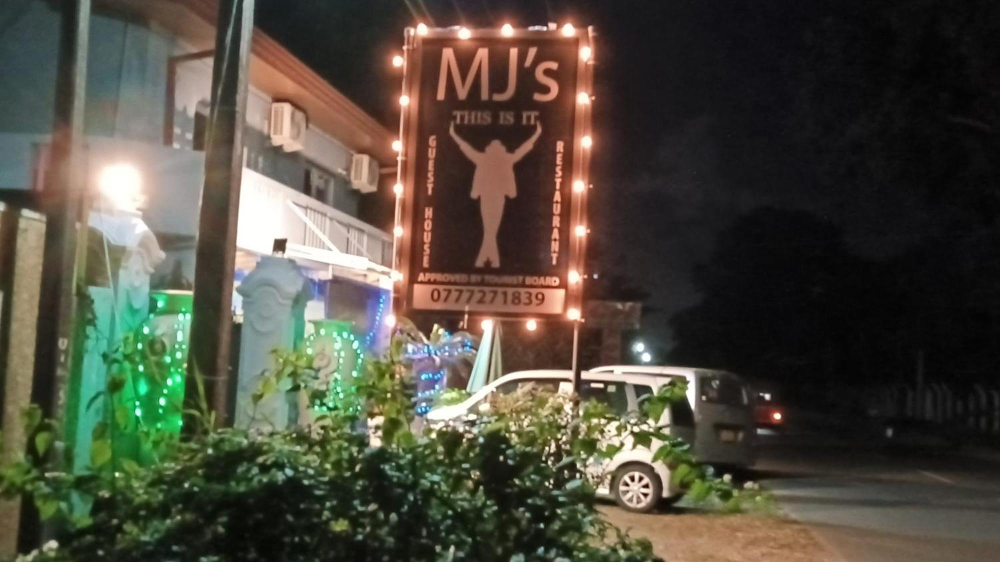 This Is It Airport Hotel And Restaurant Negombo Eksteriør billede