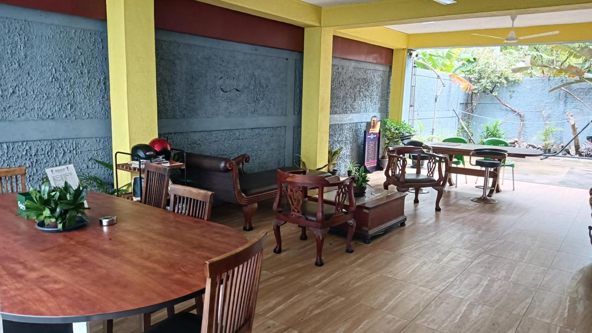 This Is It Airport Hotel And Restaurant Negombo Eksteriør billede