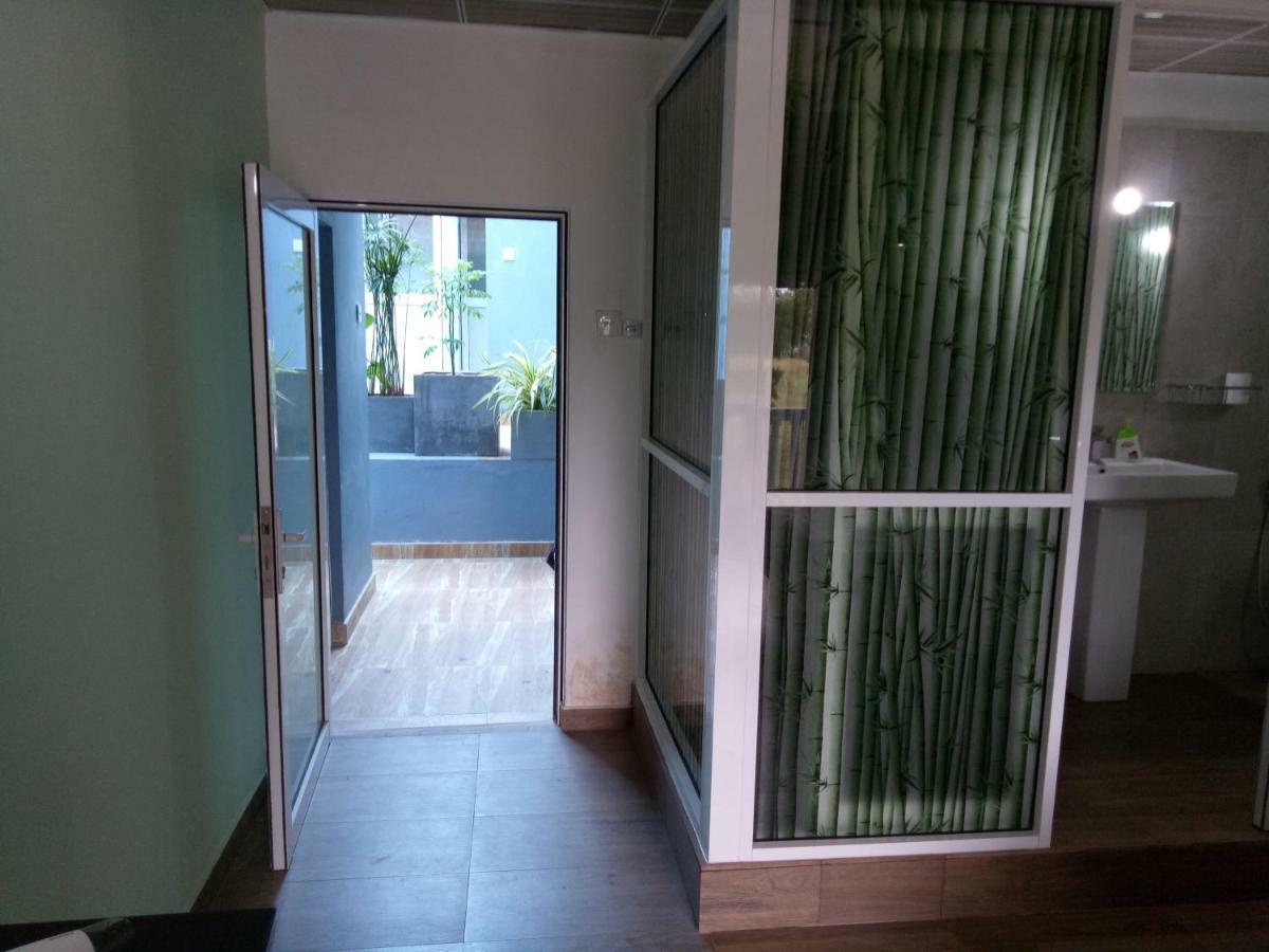 This Is It Airport Hotel And Restaurant Negombo Eksteriør billede