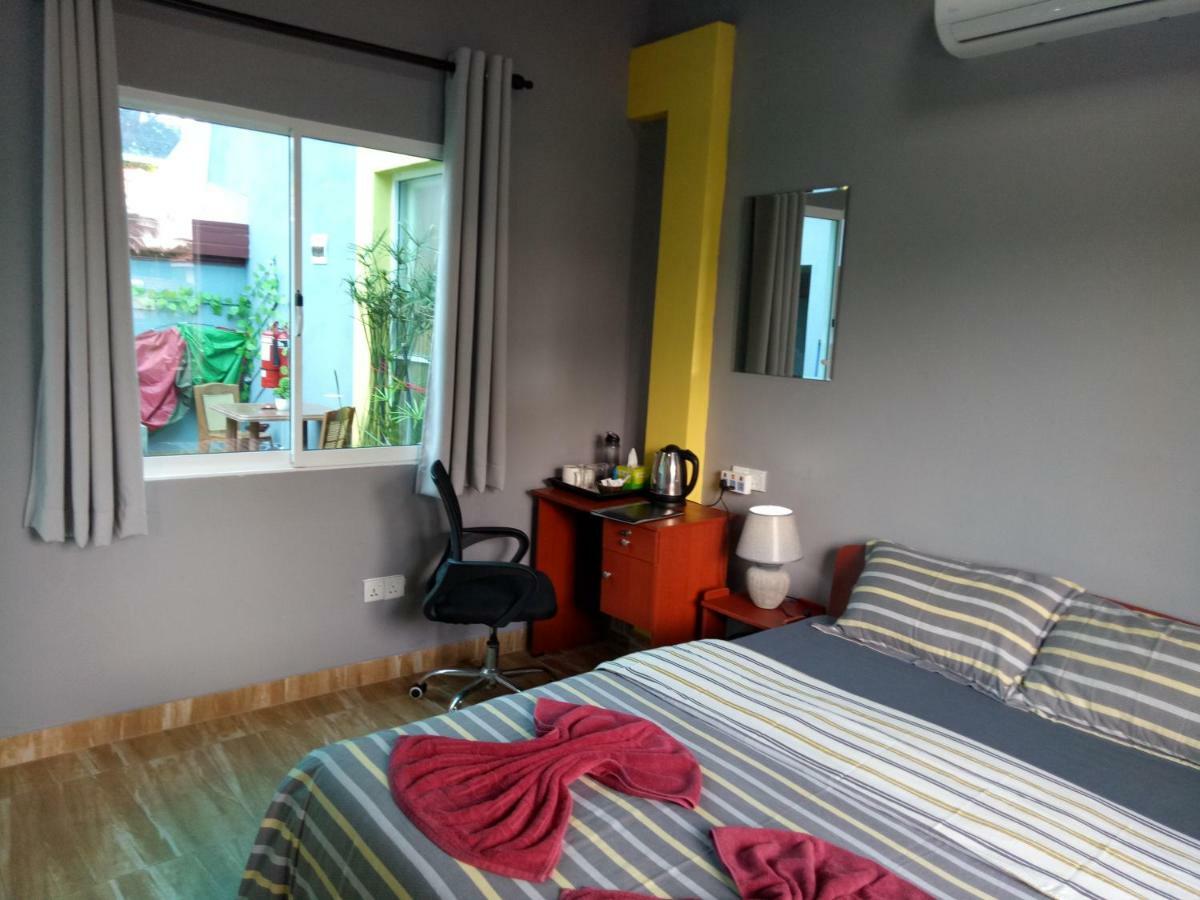 This Is It Airport Hotel And Restaurant Negombo Eksteriør billede